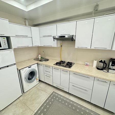 New Lux Apartment In คีชีเนา ภายนอก รูปภาพ