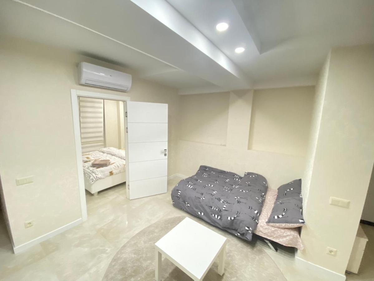 New Lux Apartment In คีชีเนา ภายนอก รูปภาพ
