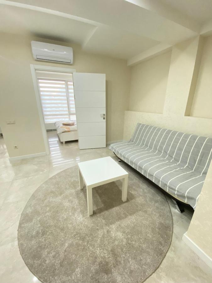 New Lux Apartment In คีชีเนา ภายนอก รูปภาพ
