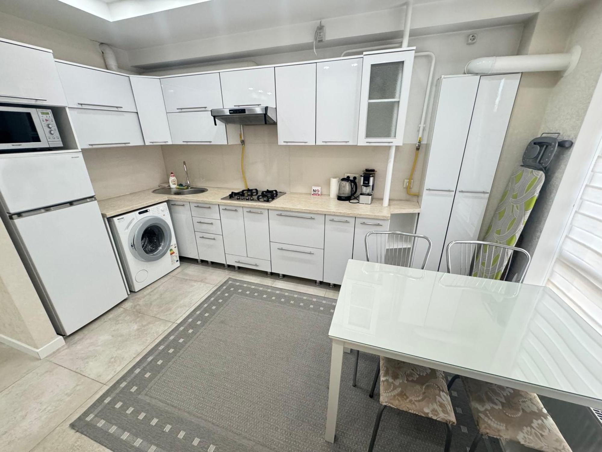 New Lux Apartment In คีชีเนา ภายนอก รูปภาพ