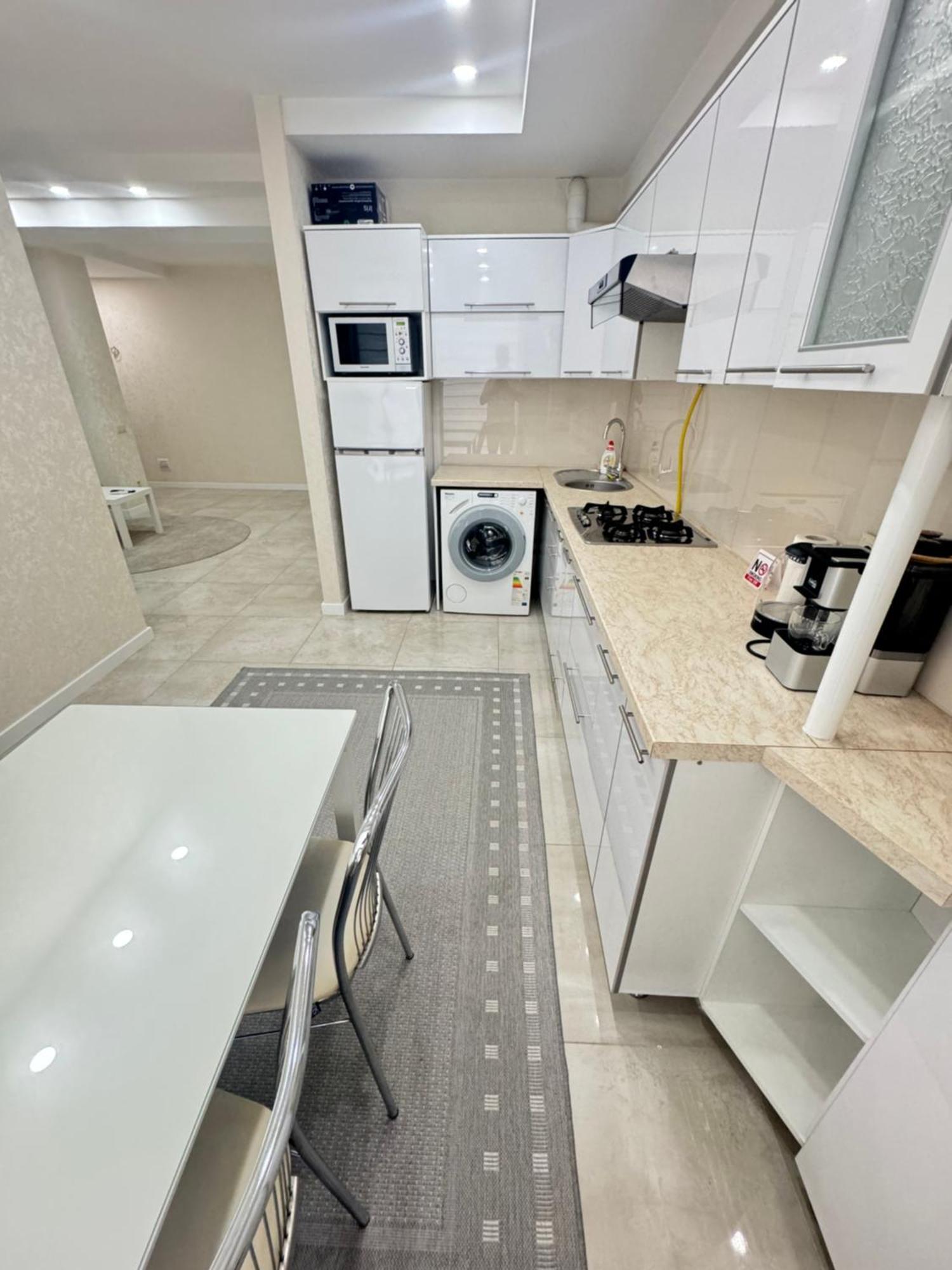 New Lux Apartment In คีชีเนา ภายนอก รูปภาพ