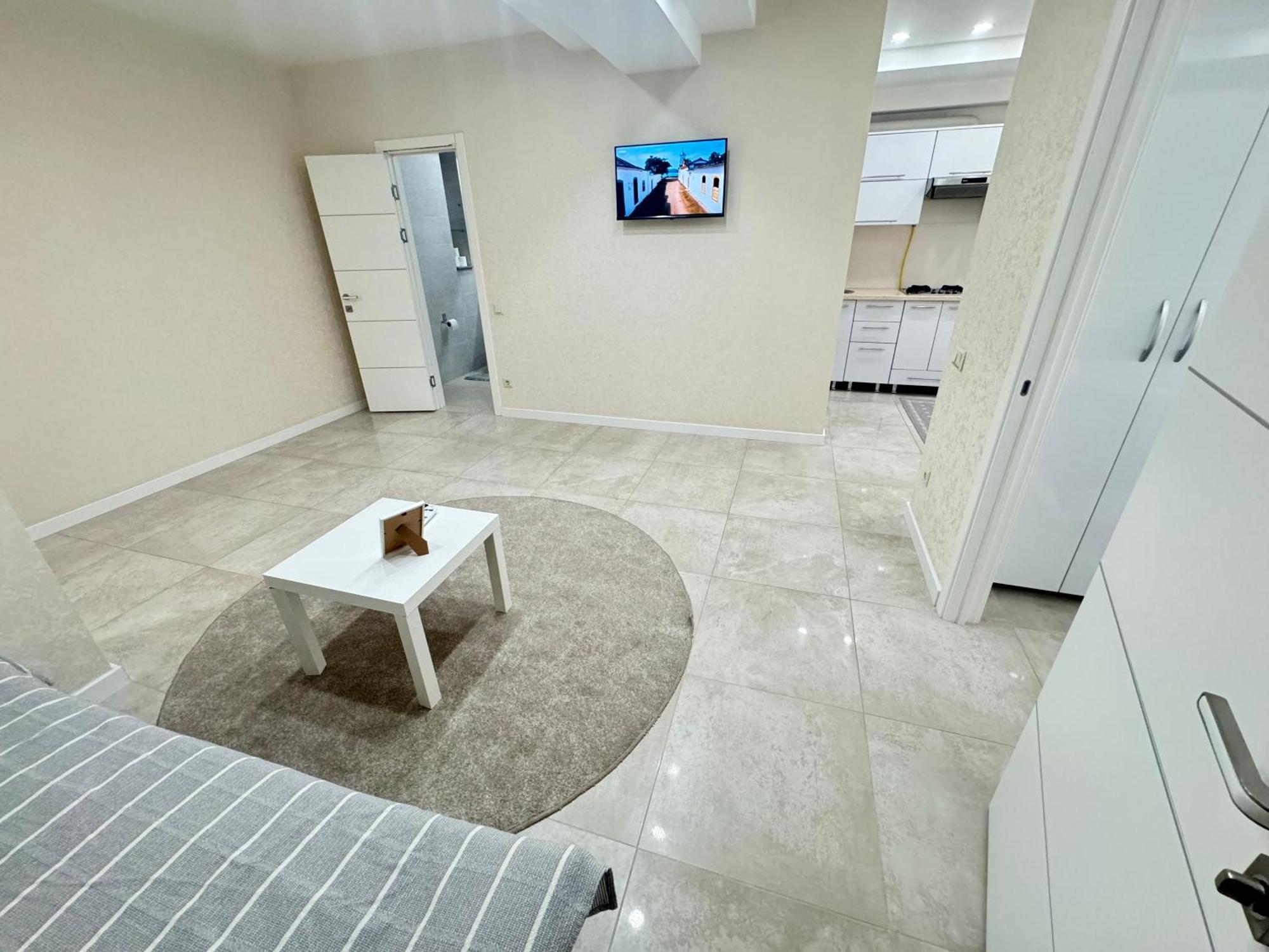 New Lux Apartment In คีชีเนา ภายนอก รูปภาพ